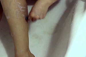 Milf With Nice Ass Says, 'Watch Me Shave In The Bathroom For This Amateur Fetish?'