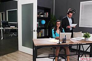 milf fingered by lesbian girlfriend