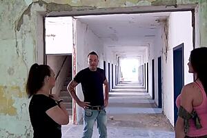 I lick muff diving mature tits group sloppy milfs quickie sperma