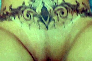 मस्कुलर मैच्योर बीवी मुस्कुराई मोटी चूत चटवाई चीखी हार्ड क्रीमपाई