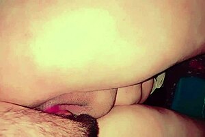 Best way to make cum an unsatisfied stepmom with shaved pussy