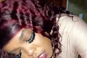 la madrastra más sexy de la historia se folla a su hijastro sin que su marido se dé cuenta