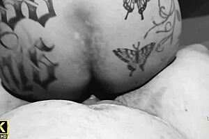 i'm fisting my naughty aunt's big pussy for first time - paty angel