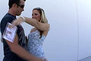 Nicole Taylor Takes A Huge Dick In Her Hot Hole Anal