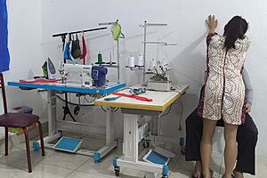 Intense seduction in the sewing workshop with assplay 😘