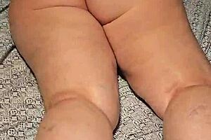 milf with big ass cums in pink thong