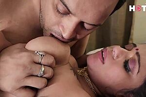 jija ji seduced by saalis sexy body