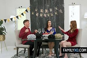 Hot step-family threesome with Myra and Ivy moaning 😍