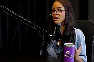 Morena safada mostra o seu boquete mostra os peitos e a bucetinha gostosa depois de falar que não se sentiria a vontade com cuspe - alice vasconcelos watch on sheer red especial páscoa