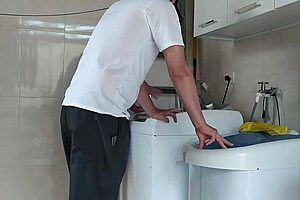 I, the housewife, tease the technician fixing the washing machine with my tits and ass