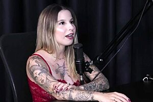 Ruiva Safada Mostra Seus Enormes Peitos - Isadora Closel