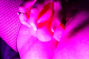 squirting on my pink dildo in wet pussy masturbation