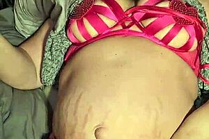 milf with big ass cums in pink thong