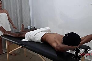 Loira milf can't resist the size of the novinho's dote. She sits gostoso on ines ventura. Fetish amateurs! 😍