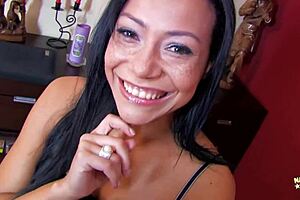 Milf Does Wonders With Her Holes In Deep Throat And Butt Pounding!