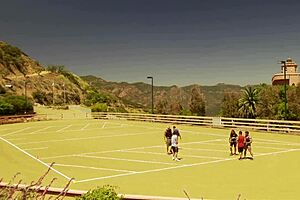 Eva angelina is deepthroating and fucking a thick dick outdoors in doggystyle