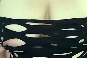 sexy milf showing off her big tits and ass! 😘