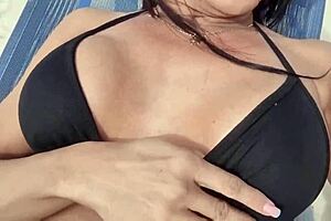 the milf meets a tinder guy for dogging on the beach.