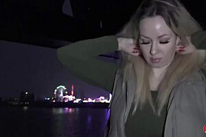 जर्मन लड़की मैरी शेरी को बर्लिन में पहली कास्टिंग फक के लिए उठाया गया