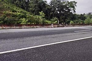 Is this hot chubby girl fucking in the street?