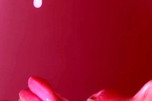 Junge 18+ Stiefmutter gibt intensiven Blowjob in Nahaufnahme