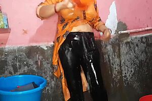 Step Sister In Law Bathes And Washes Her Big Tits And Shaved Pussy