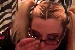 Breezy Breeze gives amateur blowjob in pov.