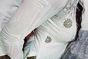 मुस्लिम कपल चेयर पर एनल, हसबैंड बिग अस्स वाइफ को एनल फक करता है क्लियर हिंदी ऑडियो में 😈