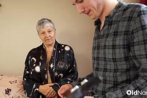 britisk moden Savana i vill cowgirl og hardcore knulling av Sam