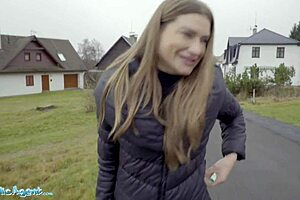 Hot Wife Loves Bigger Cock Blowjob 😘