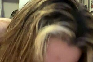 Milf Gives Delicious Blowjob In The Bedroom