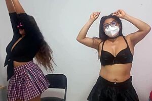 18-year-old students practice sexy dance 😏