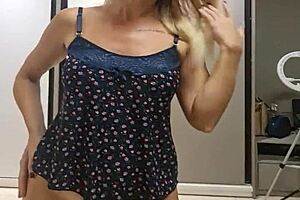 alineflavio update with beautiful blonde fingering homemade