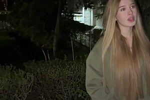 स्ट्रीट पर पोर्नस्टार कॉमाटोजे से लकी एनकाउंटर