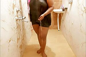 Myanmar Sexy Milf Takes Shower