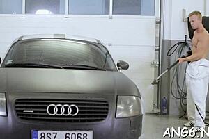 Hungry Dude Hammers Beauty's Cunt From Behind In Doggystyle