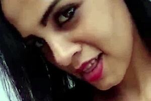 Seduzindo For A Delicious Handjob With Big Cock!