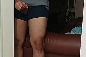 Ik onderbreek stiefzussen lezen voor verboden neuken