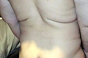 Cumming on her ass 😍