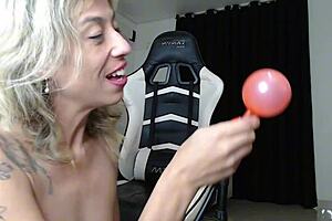 Sexy Milf Having Anal Fun With Inflatable Dildo