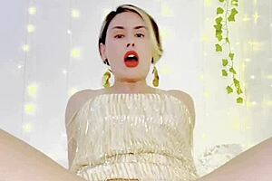 Brazilian MILF talks dirty while you cum in homemade roleplay.