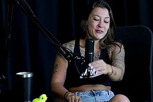 Wouldn't Record With Kidi Bengala But Liked Exhibitionist Part And Pussy Sucking - Flor De Damiana On Sheer Red