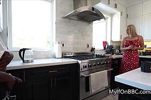 Housewife helps with big black cock using mouth