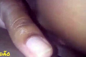 Enchendo O Cuzinho Da Puta De Leite!