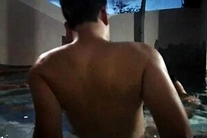 I totally hit my buddy's old lady in the pool, it was amazing 😎