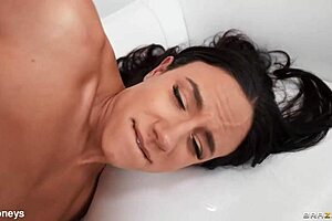 i kiss horny milf penny barber in leggings