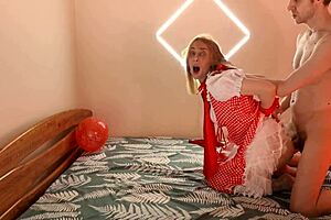 Amateur performance of deepthroat and anal sex with girl in red costume