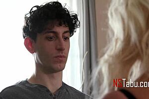 steamy scents from stepmom's wet pussy 😏