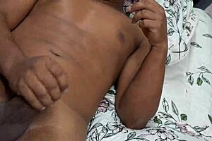 Hot mature woman searches for a tasty cock! 😍