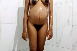 hottest sexy girl pissing and masturbating while bathing 😍